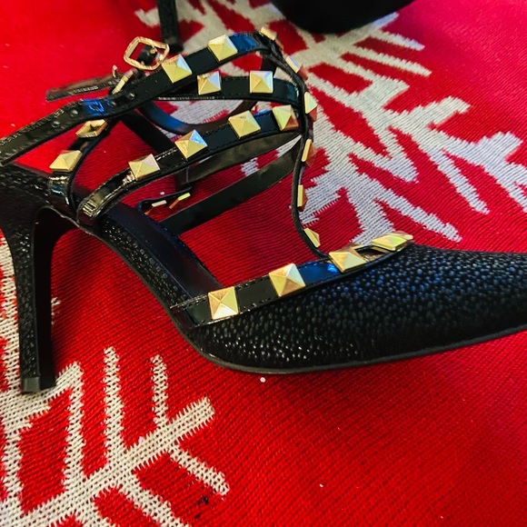 BCBG energation Heels - Picture 3 of 5